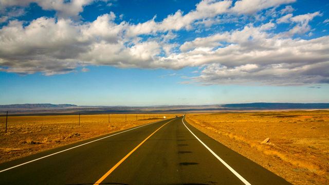 布尔津道路风光~新疆伊犁