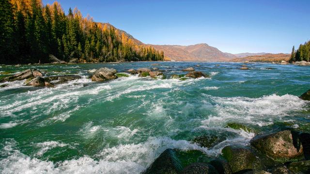 喀纳斯湖~新疆伊犁
