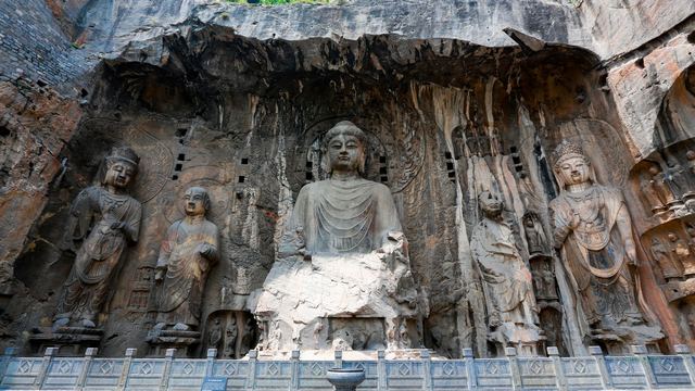 龙门石窟