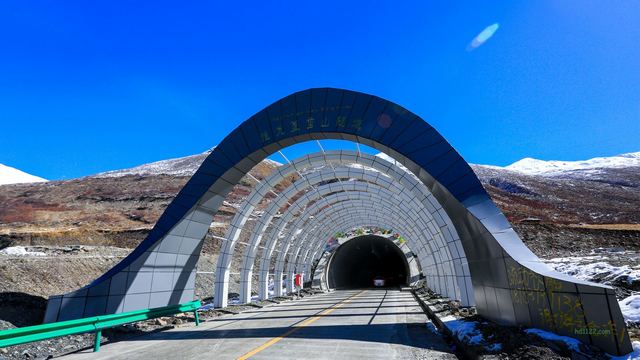 雅克夏雪山隧道