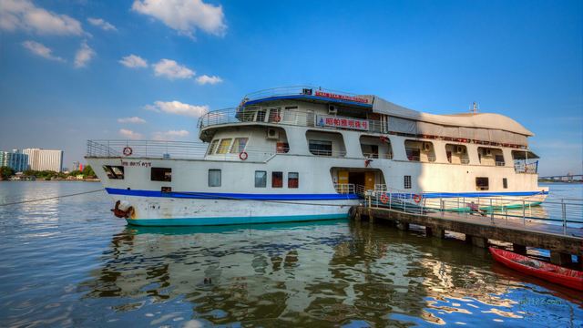 昭帕雅明珠号游轮畅游湄南河