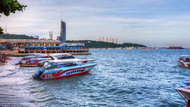 芭堤雅快艇激情冲浪